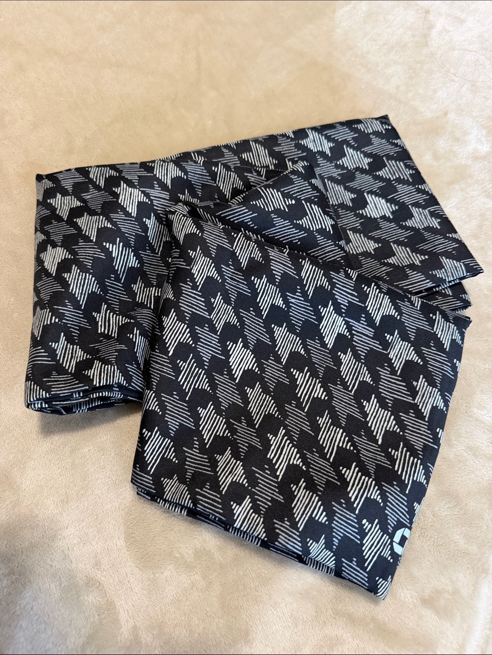 Lands' End infinity scarf. Black and White Geometric